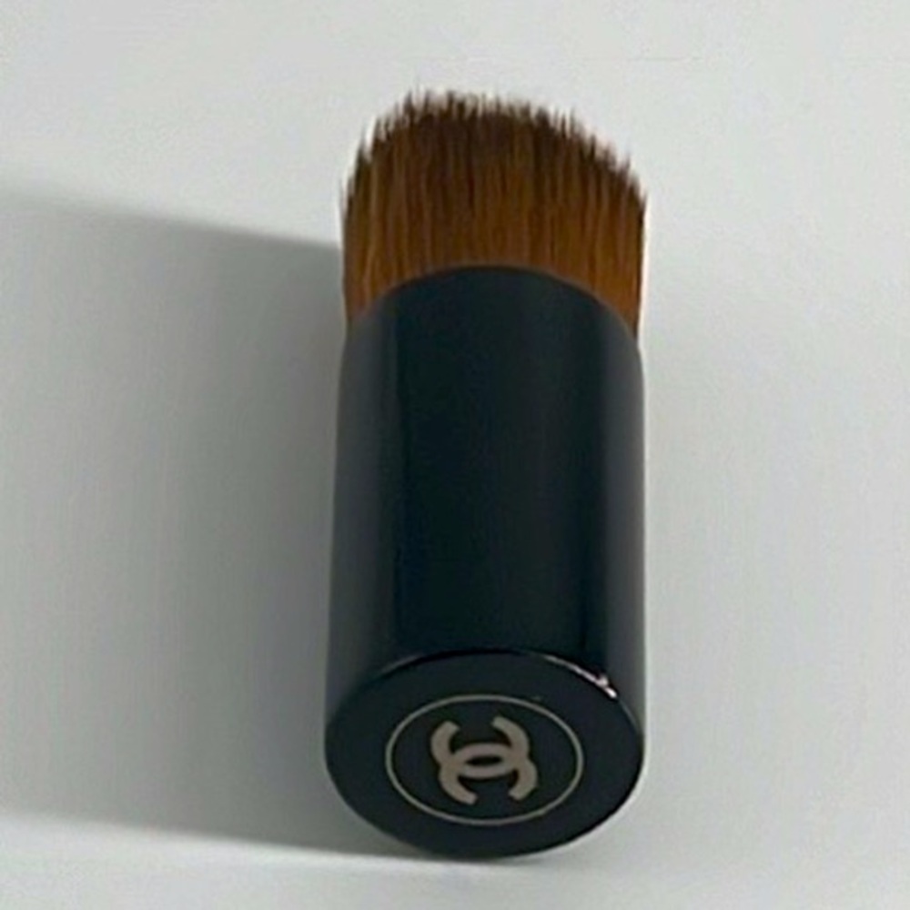 🔥 NEW Authentic Chanel mini travel size brush